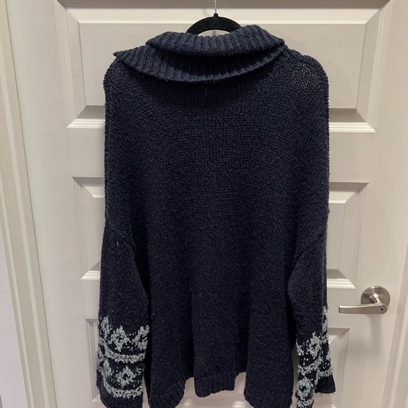 Free People oversized sweater - Picture 2 of 3